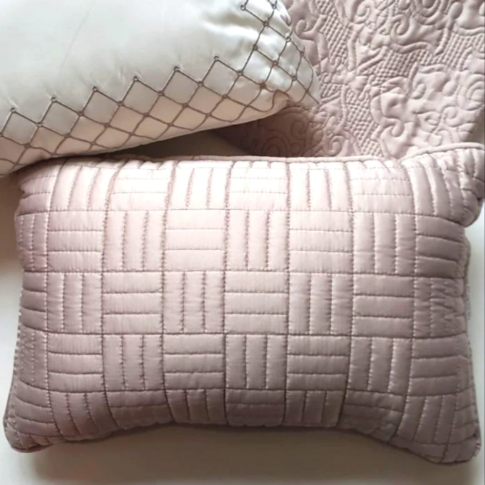 NWT Medallion 4-Piece Reversible Twin Quilt Bedding Set in Stone